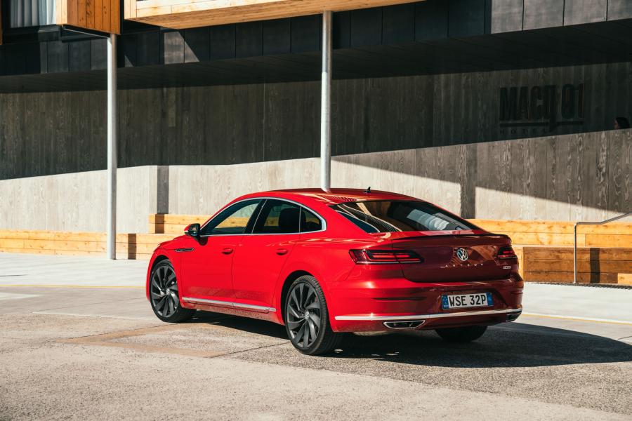  Volkswagen Arteon 4Motion R-Line 2017 года  (AU) (фото 21 из 40)